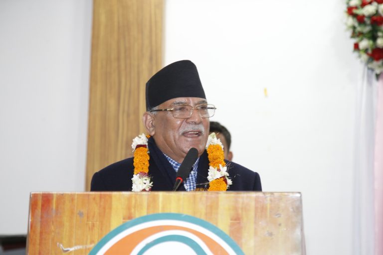 ओलीको गृह जिल्लामा प्रचण्डले गराए ६ सय बढीलाइ माओवादीमा प्रवेश