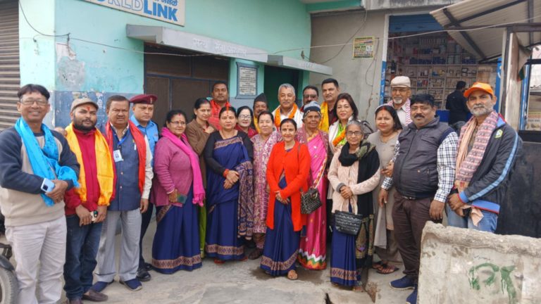 सामुदायिक प्रहरी सेवा केन्द्र कुम्हालटोलद्वारा पुर्व एआईजी कायस्थको स्वागत