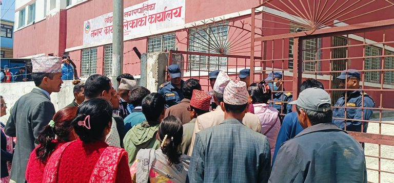 शिक्षकले पाएनन छ महिनादेखि तलब