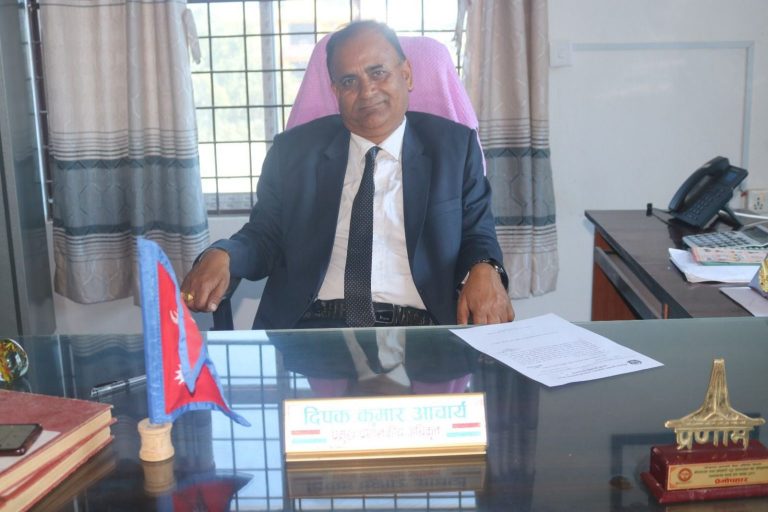 मापसे गरी मेयर, उपमेयरलाई अभद्र व्यवहार गर्ने प्रमुख प्रशासकिय अधिकृत पक्राउ