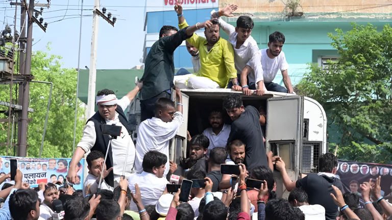 बिहारमा कंग्रेस कार्यकर्ता र प्रहरीबीच झडप, कन्हैया कुमार गिरफ्तार