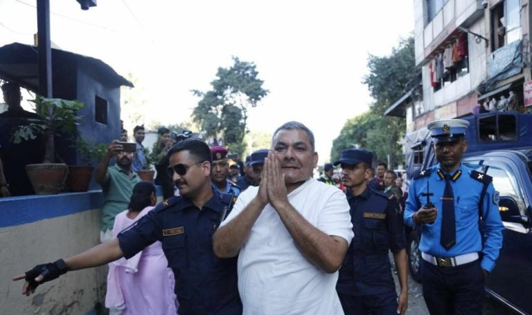 २८ लाख धरौटी बुझाएर रिहा भए दुर्गा प्रसाईं