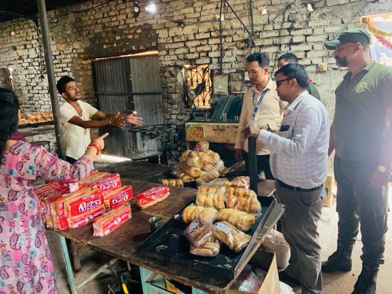वीरगंजमा बेकरी उद्योगको निरीक्षण : सरसफाइमा कमजोरी, तत्काल सुधारको निर्देशन