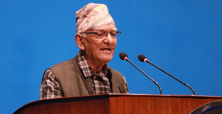 सडक नबन्दा जनताले घेर्न थाले, म अर्कै बाटो गाउँ जान्छुः चित्रबहादुर केसी