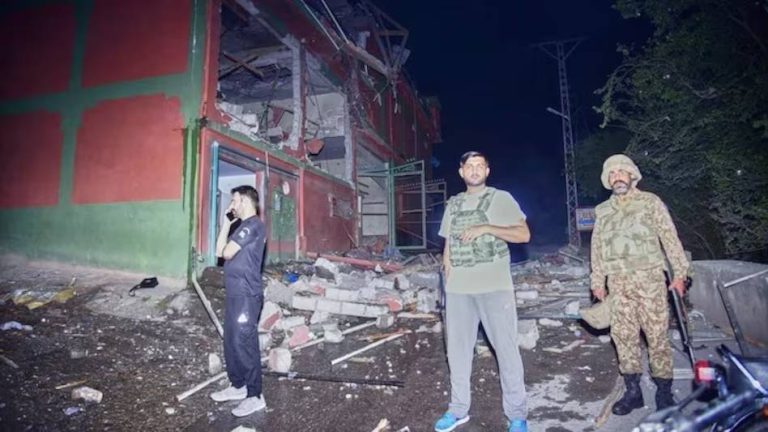 भारतले युद्ध सुरू गर्‍यो, कडा जवाफ दिन्छौँः पाकिस्तानी प्रधानमन्त्री