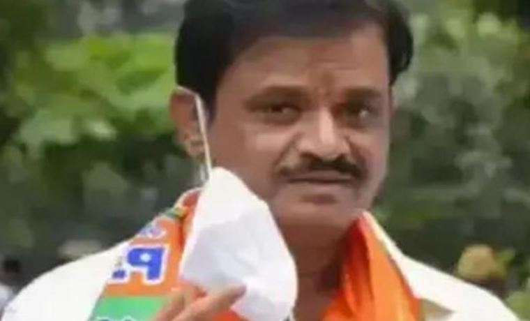 बिजेपी विधायकमाथि गम्भीर आरोप : ‘सामूहिक बलात्कारपछि मुखमै पिसाब फेरे’