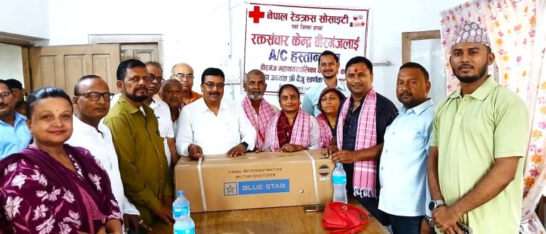 दुई दिनमै प्रतिवद्धता पुरा: वडाध्यक्ष स्वर्णकारद्वारा बल्ड बैंकलाई एसी हस्तान्तरण