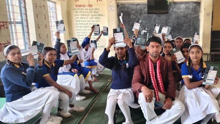 वडाध्यक्ष यादवले छोरीलाई सामुदायिक विद्यालयमा भर्ना गरी दिए शिक्षामा भरोसाको सन्देश
