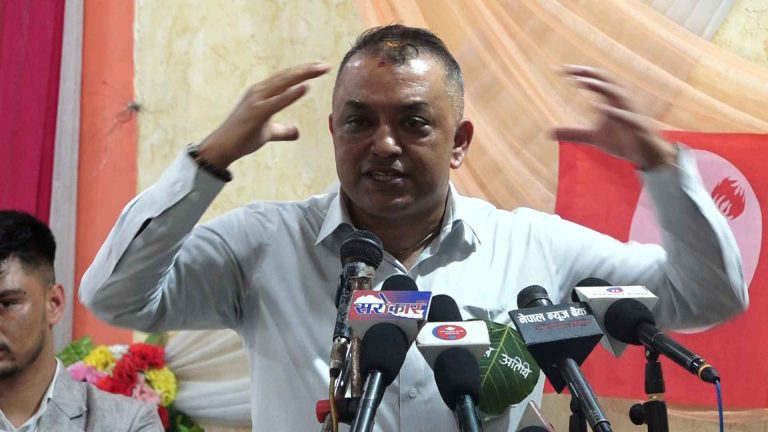 ०४६ साल पछाडि सार्वजनिक पदमा बसेका सबै नेताहरुको सम्पत्ति छानविन गरौं : गगन थापा