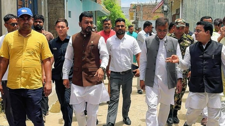 खानेपानी समस्या समाधानमा सरकार गम्भीर छ : मन्त्री यादव