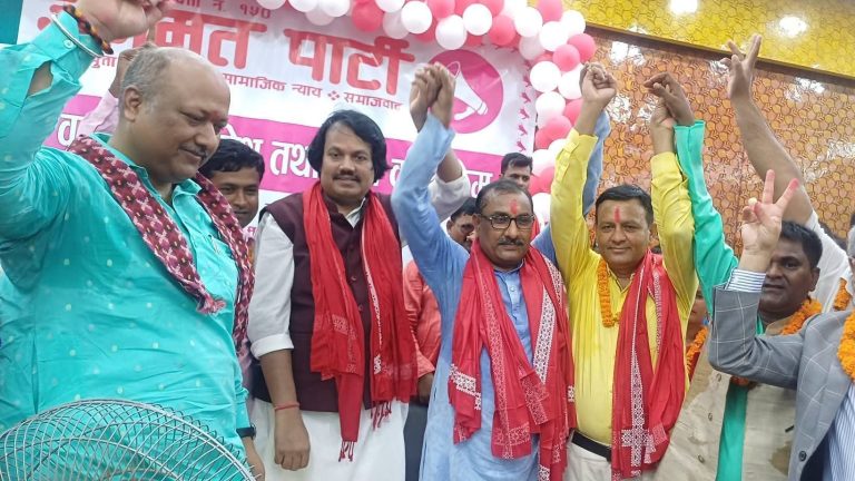 संकटमा जनतालाई छोडेर नेताहरूको ध्यान पार्टी विस्तारमा