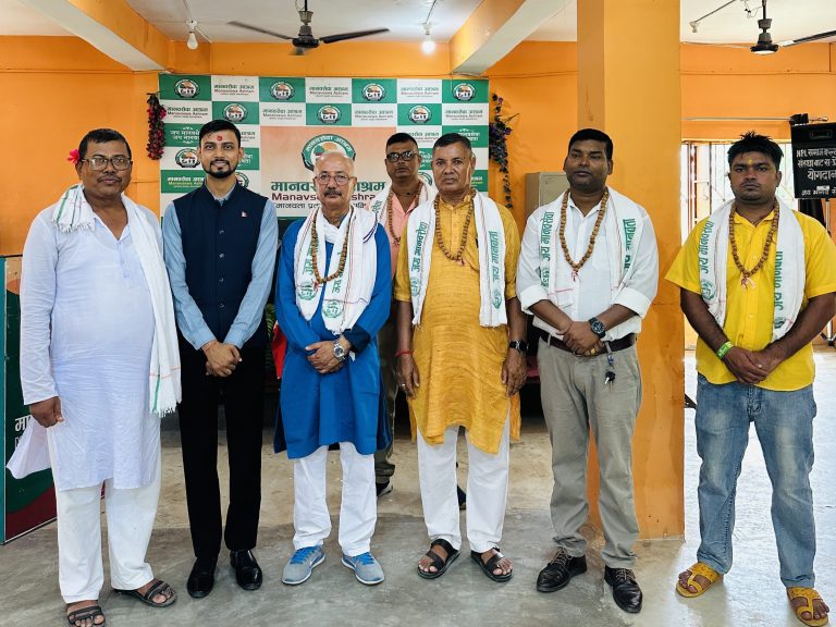 मानवसेवा आश्रममा सांसद रिजालको भोजन सेवा, सहयोग गर्ने प्रतिबद्धता