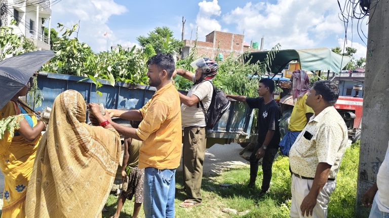 वीरगन्ज–१६ मा हरियाली प्रवर्द्धन अभियान, स्थानीयलाई निशुल्क बिरुवा वितरण