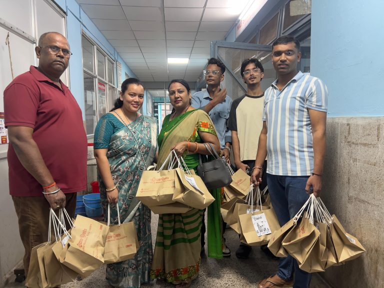 दीपावलीमा बिरामीबीच खुसी बाँड्दै ‘इम्प्रुभिङ्ग वीरगंज’