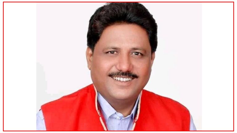 जसपा त्यागेका मधेश अध्यक्ष यादव नेकपामा प्रवेश, प्रचण्डले गरे स्वागत