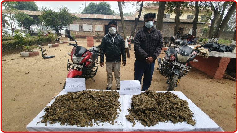 मोटरसाइकलमा लुकाइ ल्याउँदै गरेको ९ किलो भन्दा बढी गाँजासहित दुई जना पक्राउ