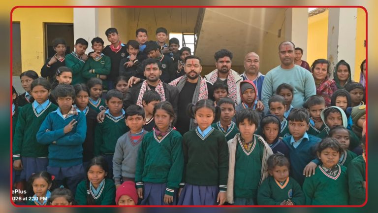 पूर्वविद्यार्थीको उदाहरणीय पहल, वीरगंज–३२ मा ६० थान स्विटर र भेस्ट हस्तान्तरण