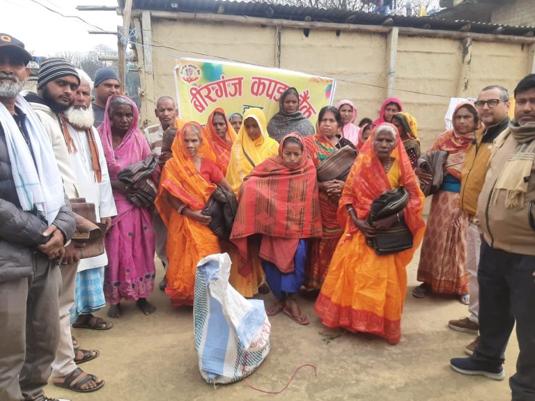 वीरगन्ज कपडा बैंकद्वारा कालिकामाइ–४ मा निःशुल्क कम्बल वितरण