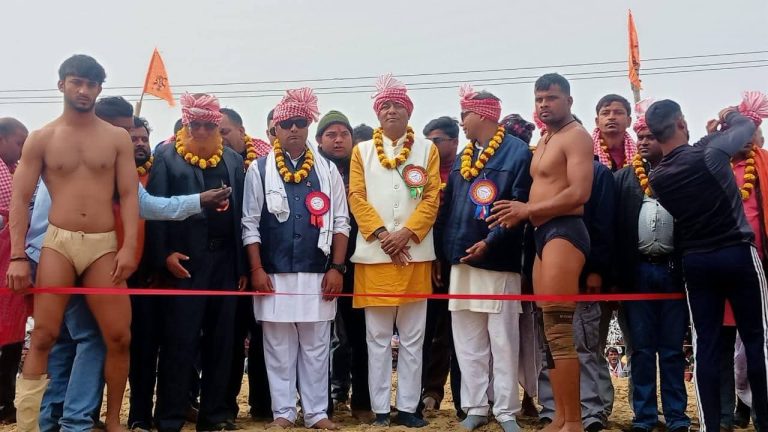 प्रसौनी–४ खुट्वा जब्दी चण्डी माइ मैदानमा कुस्ती दंगल सम्पन्न
