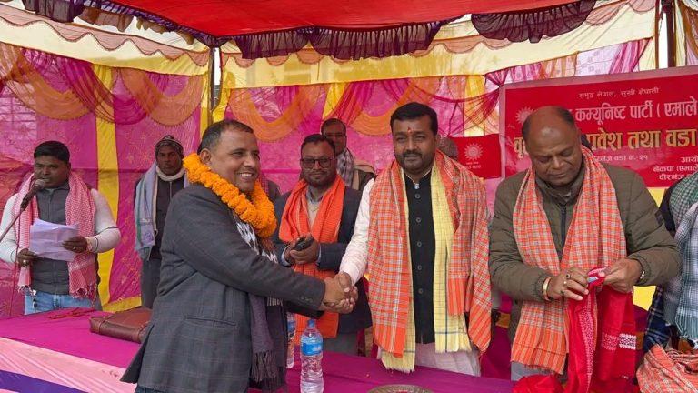 लोसपाबाट निर्वाचित वडाध्यक्ष रौनियार एमाले प्रवेश, स्थानीय राजनीति तरंगित