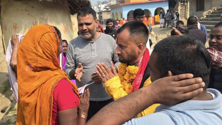 शिक्षा, स्वास्थ्यदेखि रोजगारीसम्मका एजेन्डासहित पाण्डेयको घरदैलो