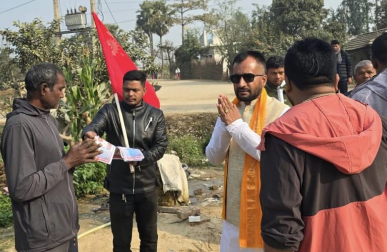 सखुवा प्रसौनीमा रूपेश पाण्डेको घरदैलो, जयसवालको सक्रियताले अभियानमा थप ऊर्जा