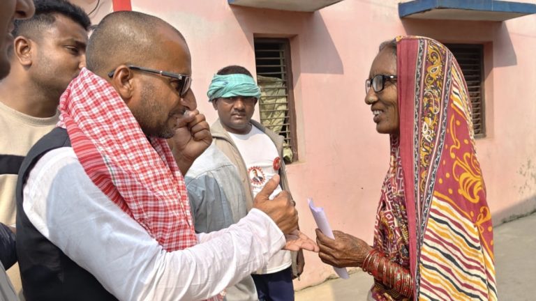 पोखरिया–९ का विभिन्न टोलमा एमाले उम्मेदवार रुपेश पाण्डेको घरदैलो अभियान