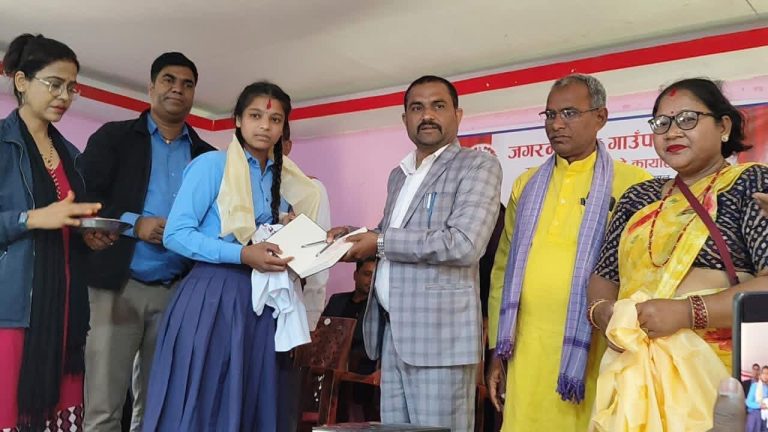 जगरनाथपुर गाउँपालिकाद्वारा एसईई दिने विद्यार्थीलाई सम्मान, शिक्षामा नयाँ ऊर्जा
