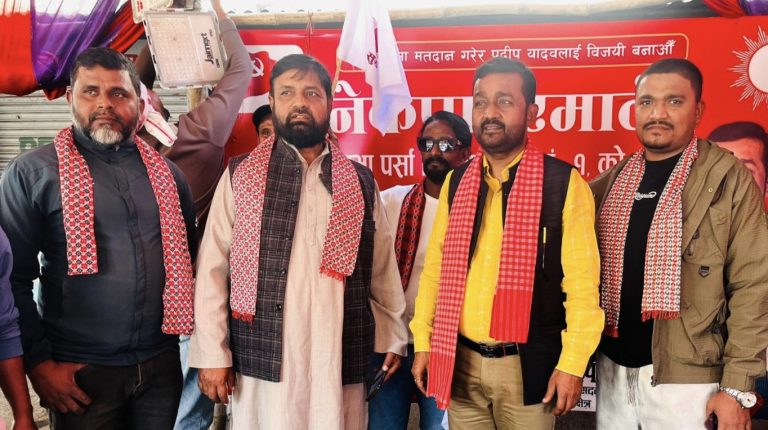 विभिन्न दलका नेता कार्यकर्ता एमालेमा प्रवेश