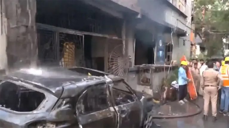 इन्दौरमा इलेक्ट्रिक कार चार्जिङबाट आगलागी, ७ जनाको मृत्यु
