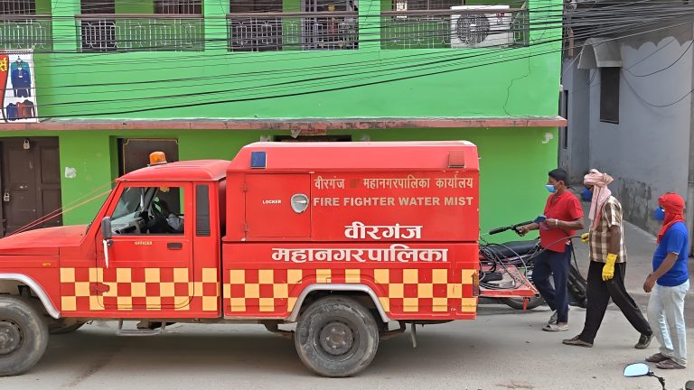 लामखुट्टे नियन्त्रणका लागि वीरगंज महानगरको विषादी अभियान, मंगलबारदेखि एयर स्प्रे पनि