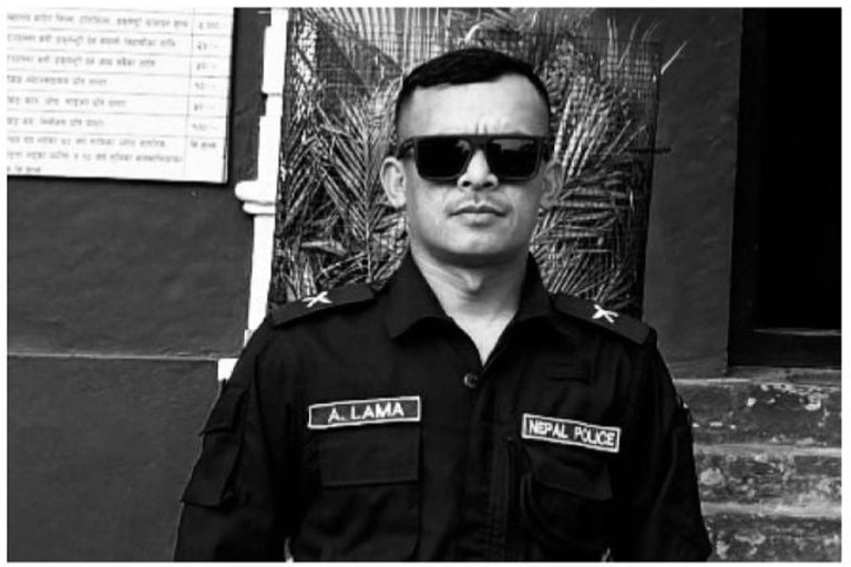 ट्रकको ठक्करबाट घाइते ट्राफिक प्रहरी निरीक्षक लामाको उपचारका क्रममा मृत्यु