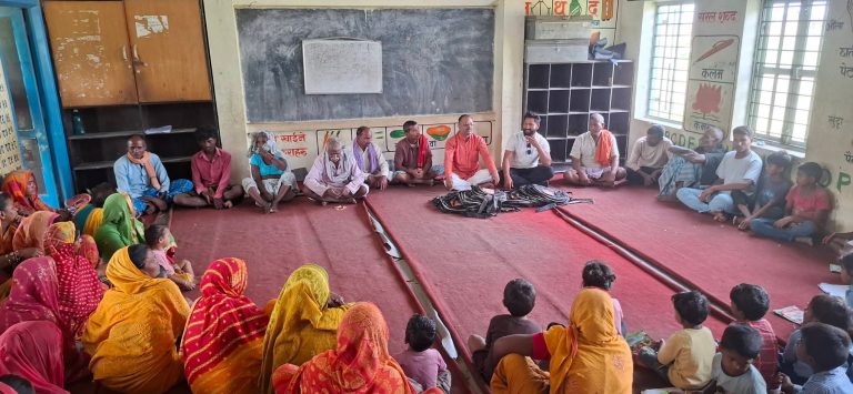 बर्वास्थित ने.रा.प्रा.वि.मा बाल विकासका विद्यार्थीलाई नि:शुल्क स्कुल ब्याग वितरण