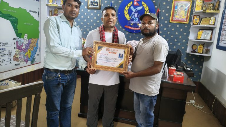 पर्सा ट्राफिक प्रमुख युवराज कटवाललाई सम्मानसहित बिदाइ