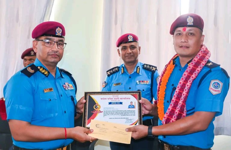 लागूऔषध कारोबारविरुद्ध साहसी अभियान चलाउने प्रहरी निरीक्षक मल्ल सर्वोत्कृष्ट प्रहरी घोषित