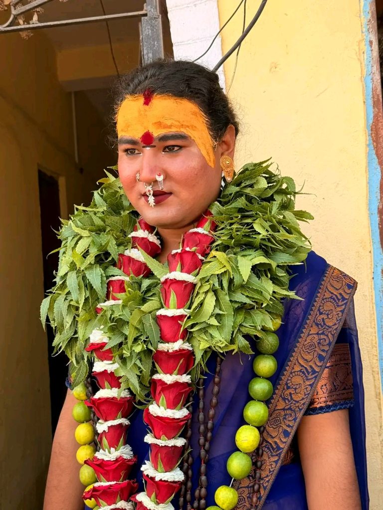पाथीभारा माता भनेर चिनिने युवक पक्राउ