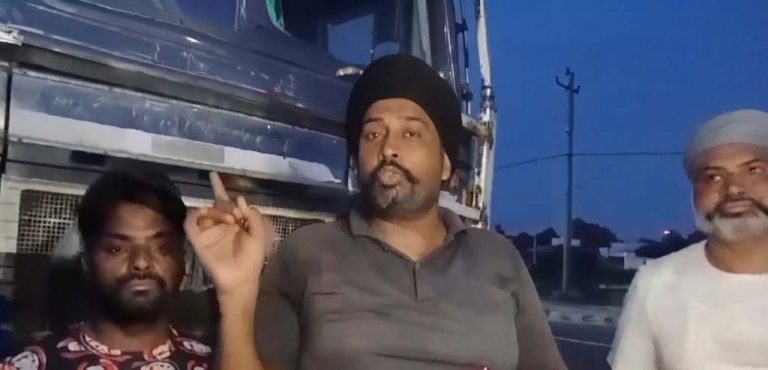 वीरगन्जमा ट्राफिक प्रहरीको ‘धन्दा’: अँध्यारोमा मोबाइल बालेर असुली