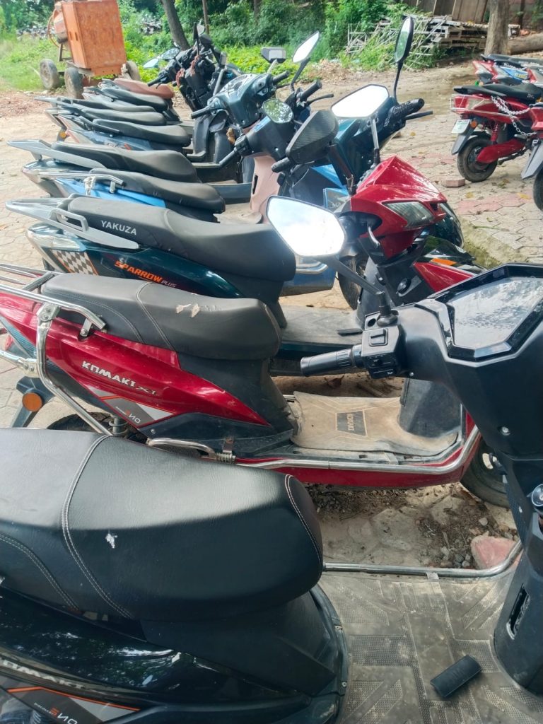 भन्सार छली नेपाल भित्र्याइएका १० वटा भारतीय इलेक्ट्रिक स्कुटर नियन्त्रणमा